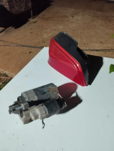 Motor de arranque e lanterna pegeout 106