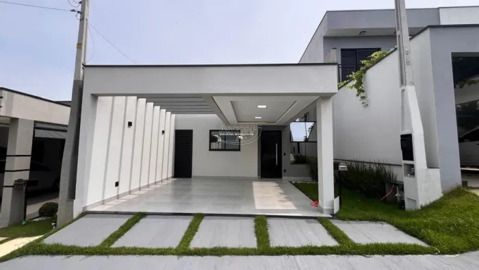 Casa à venda no condomínio Jardins do Império, Vila Itu, Indaiatuba.