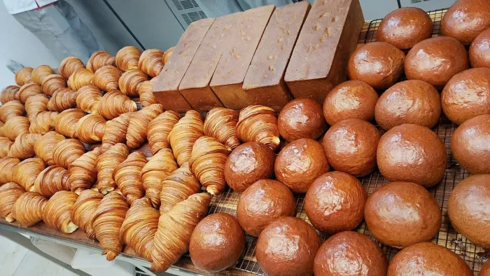 Pasteleiro disponível