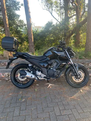Vendo Fazer FZ15 único dono