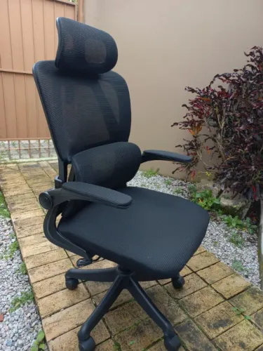 Cadeira de escritório ergonômica - 8 meses de uso