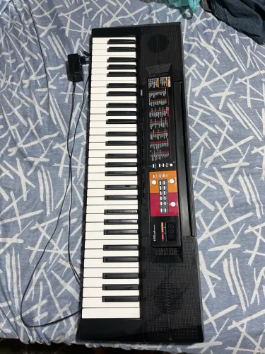 Teclado Musical Yamaha PSR-F5, 61 teclas em perfeito estado 