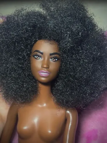 Boneca Barbie negra fashionista 