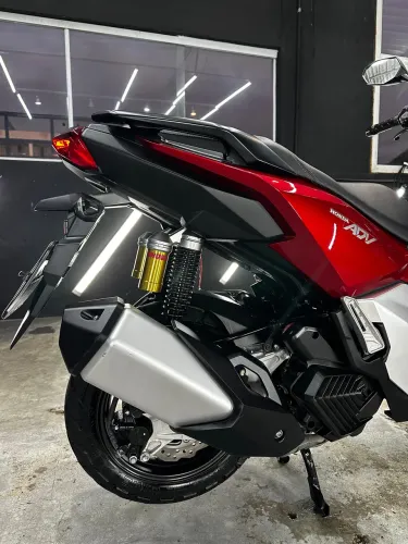 Honda ADV 160 2025/2026 impecável 