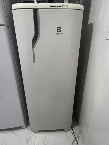 Geladeira Electrolux RE31 240L - 1 Porta - Excelente estado