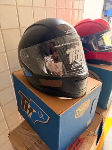 Capacete taurus novo