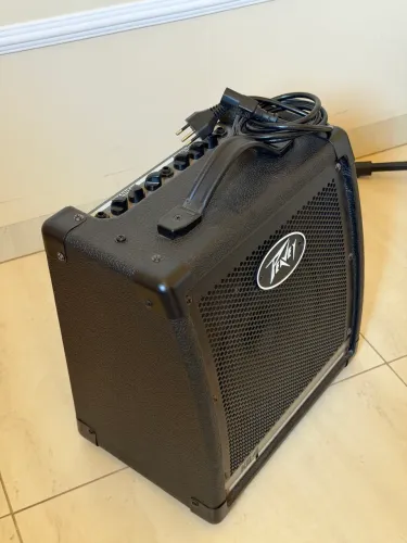 Amplificador para teclado 8 pol 20w RMS peavey kb1