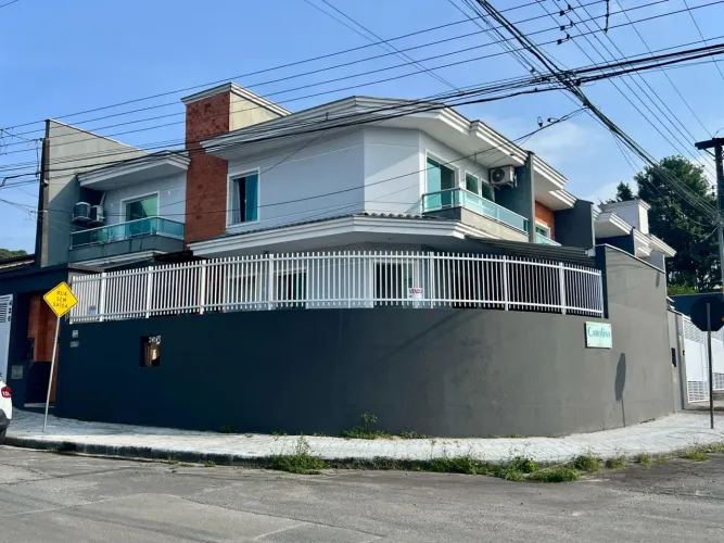 Casa a venda bairro Glória em Joinville 