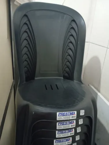 Cadeiras plástica preta