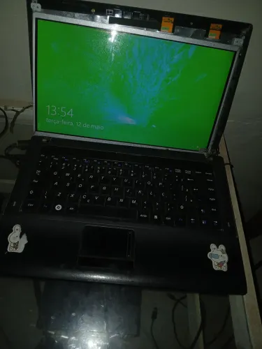 Vendo notebook Samsung core i3 com defeito mas tá funcionando tudo 