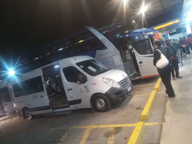 Aluguel de vans, excursões, passeios ,eventos e igrejas