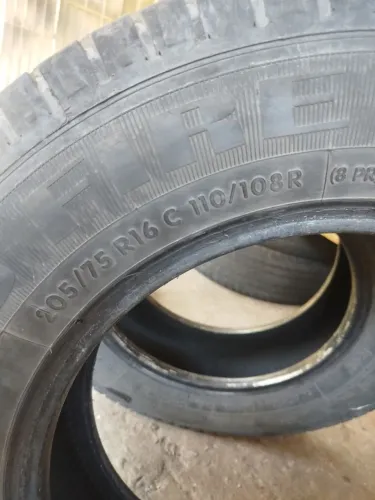 Pneus semi novos caminhão 