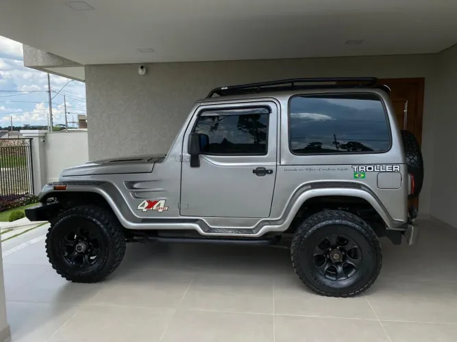 Troller T-4 4X4 2.8 TB Int. Cap. Rígida Diesel 2005