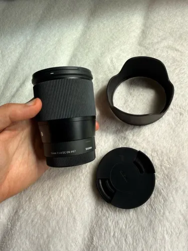 Lente Sigma 16mm f/1.4 DC DN Contemporary (para montagem Sony E)
