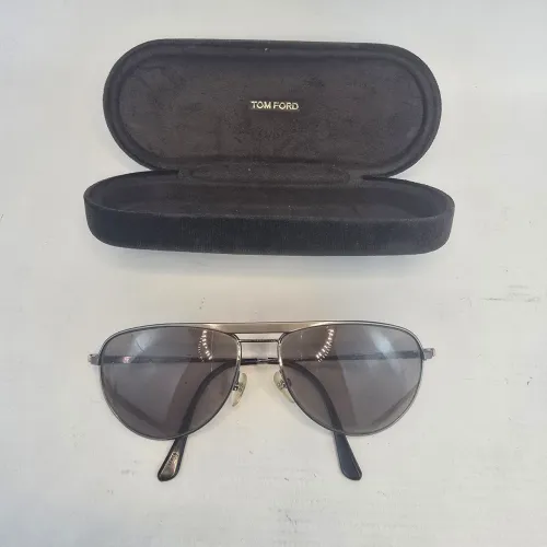 Oculia de sol masculino grife Tom Ford original com case estilo aviador (aceito troca)