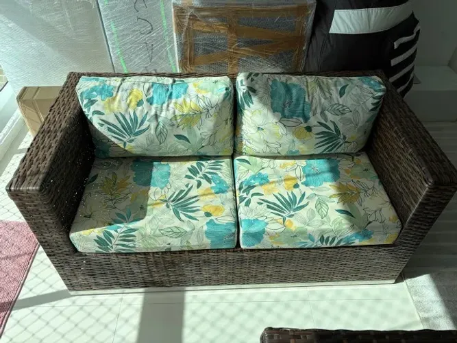Conjunto Sofa, Poltrona e Puff de Ratan - Com Almofadas em ótimo estado