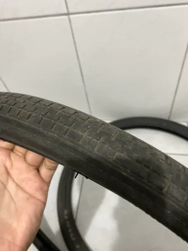 2x Pneus aro 26 bicicleta 