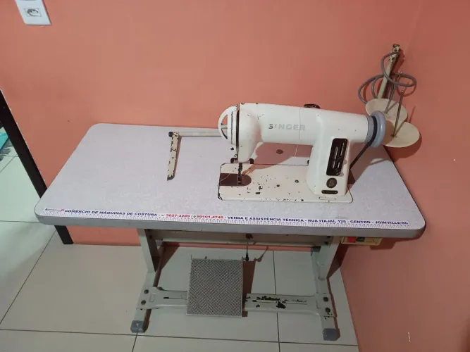 Máquina de costura Singer