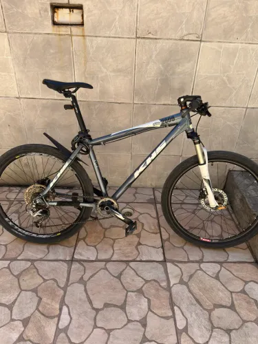 Venda bicicleta completa serve pra trilha ou para dia dia