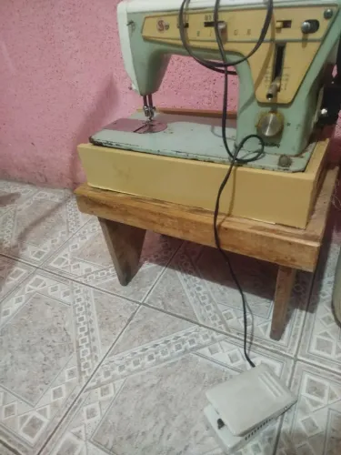 Máquina de costura Singer