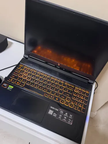 Notebook Nitro V16