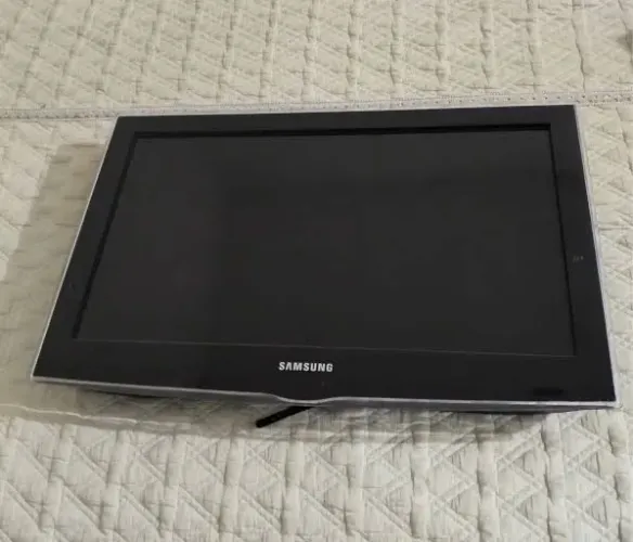DUAS TVs Samsung à venda - 32? e 42?