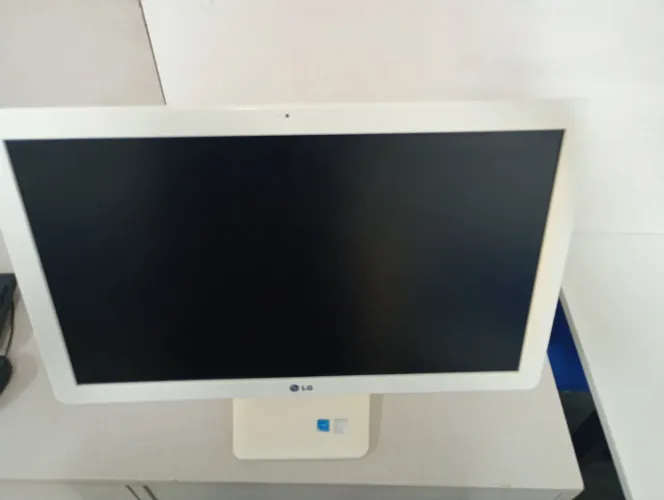 Computador ALL in one LG 22v240