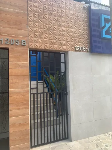 Aluga-se ponto comercial localizado na Jatiuca, próxima ao Maceió Shopping.