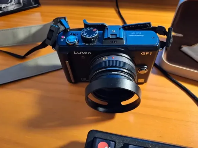 Lumix GF1 e Lente Lumix 14mm F2.5 MFT/M43