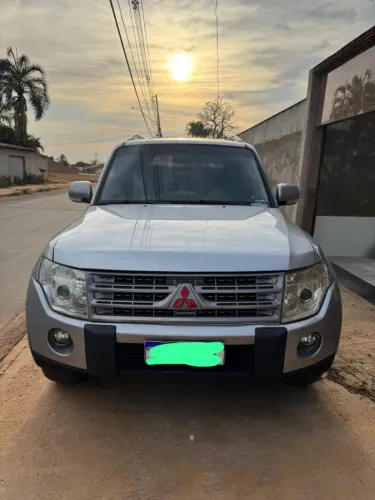Mitsubishi Pajero HPE Full 3.2 4X4 T.i.dies. 5P AUT 2010