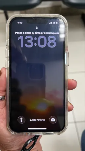 iPhone 13 em boas condições 