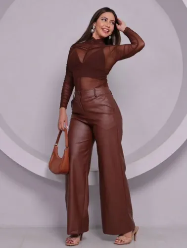 Calça feminina de couro marrom wide leg pantalona (NOVO)