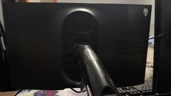 2 monitores Alienware 25 e 27 pol + suporte de monitor duplo elg