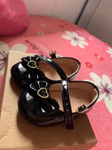 Sapatinho de bebê menina