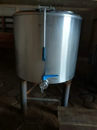 Resfriador de leite Weizur 300 lts