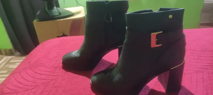 Bota com Salto