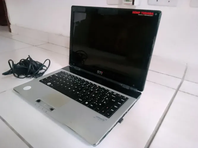 Notebook Semp Toshiba