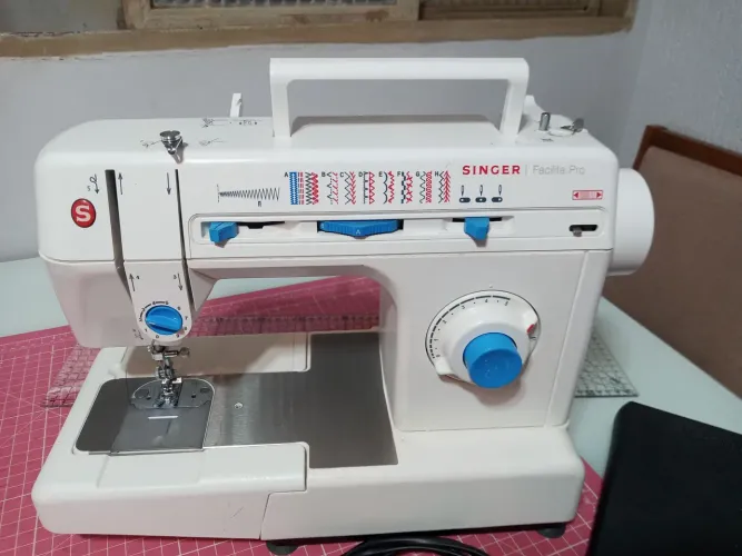 Máquina de Costura Singer Facilita Pro 2918c