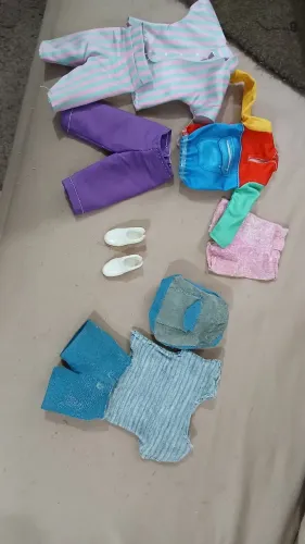 Acessorios e roupa boneco Ken