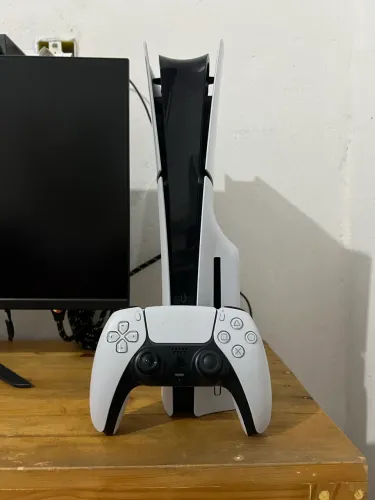 Play Station 5 Slim (mídia física) + controle original com hall effect 