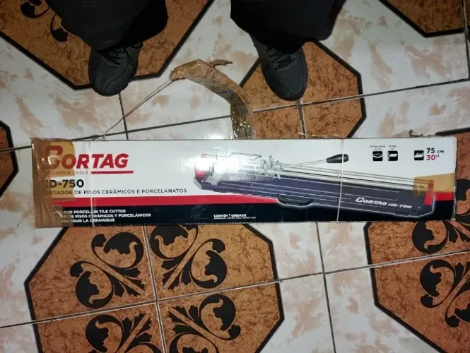 Cortador de seramica usado somente uma vez semi novo 