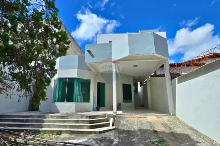 Casa para locação no Jardim Caraípe: 3 Quartos sendo 1 Suíte