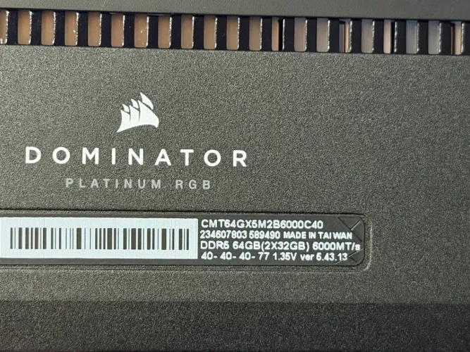Memória DDR5 64GB 6000mt/s 2x32 corsair dominator