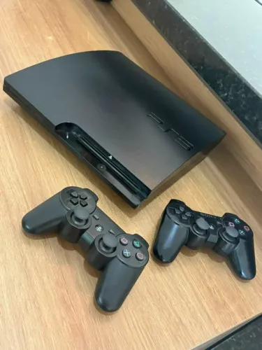 PS3 DESBLOQUEADO + 2 CONTROLES
