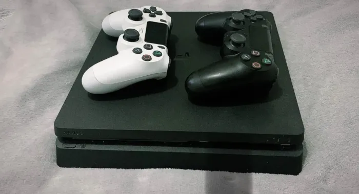 PlayStation 4 1tb (com caixa)
