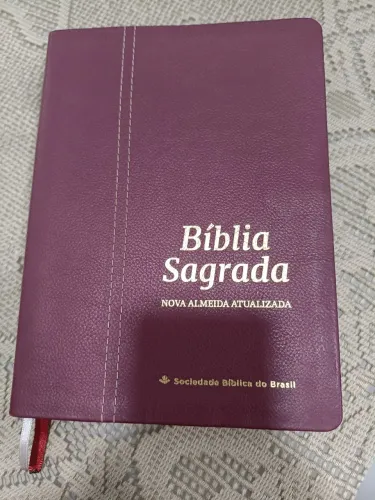 Bíblia naa slim couro legítimo tamanho 17 por 23
