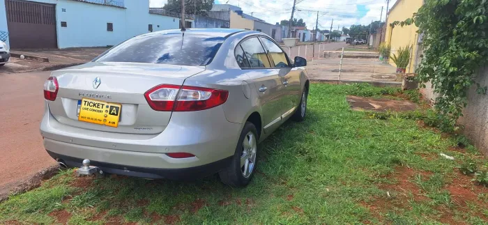 Renault Fluence Sed. Dynamique 2.0 16V Flex Aut. 2013