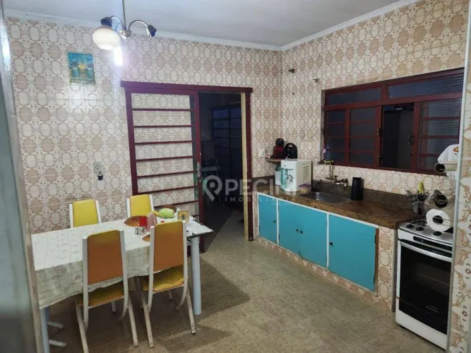 Casa para venda, contendo 02 dormitórios