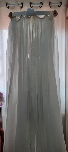 Dossel de parede com mosquiteiro de voil e com viés
