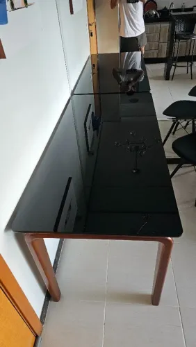 Conjunto Sala de Jantar: Mesa Vidro Preto (1,50m)